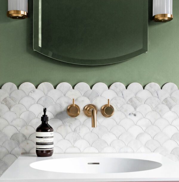 White-Marble-Scallop-Marble-Mosaic-Tiles-Bathroom-Splashback