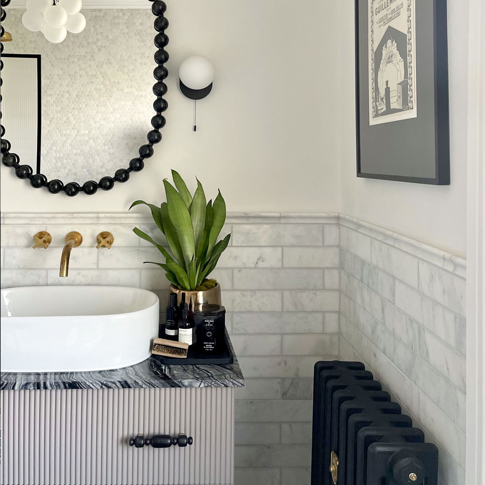 White-Marble-Metro-Tile-and-Floor-Mosaic-CLassic-Bathroom