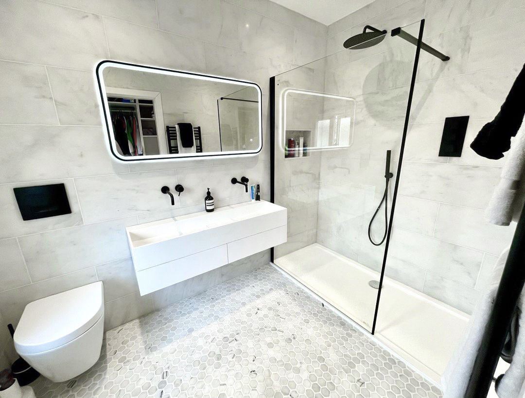 Carrara Venatino Honed Marble Tiles