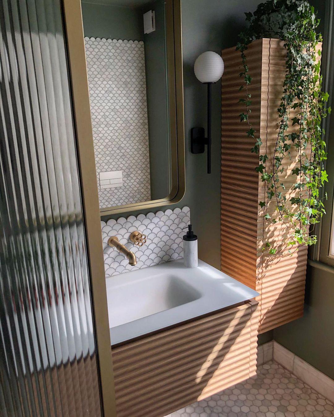 Calacatta Marble Scallop Mosaic