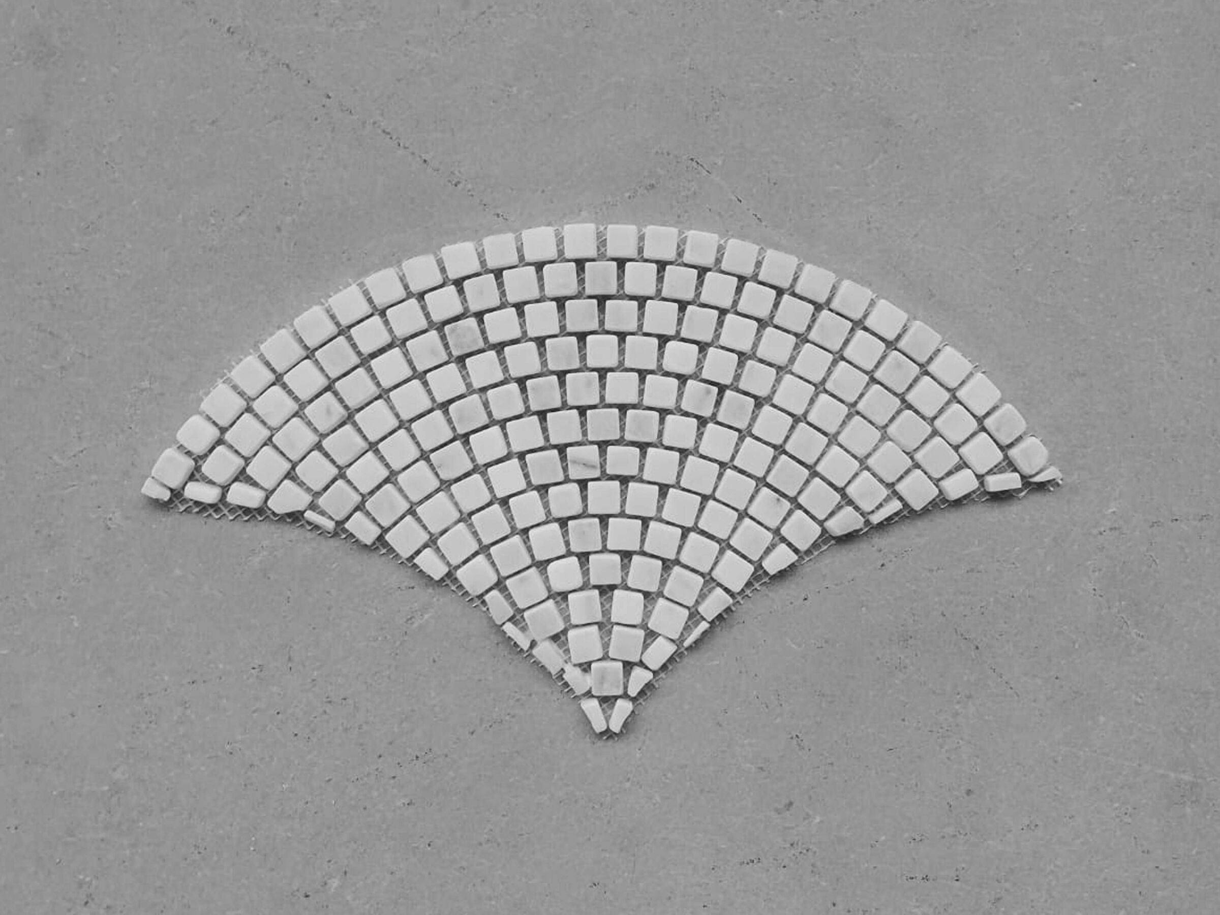Calacatta Tumbled Fan Scallop Mosaic