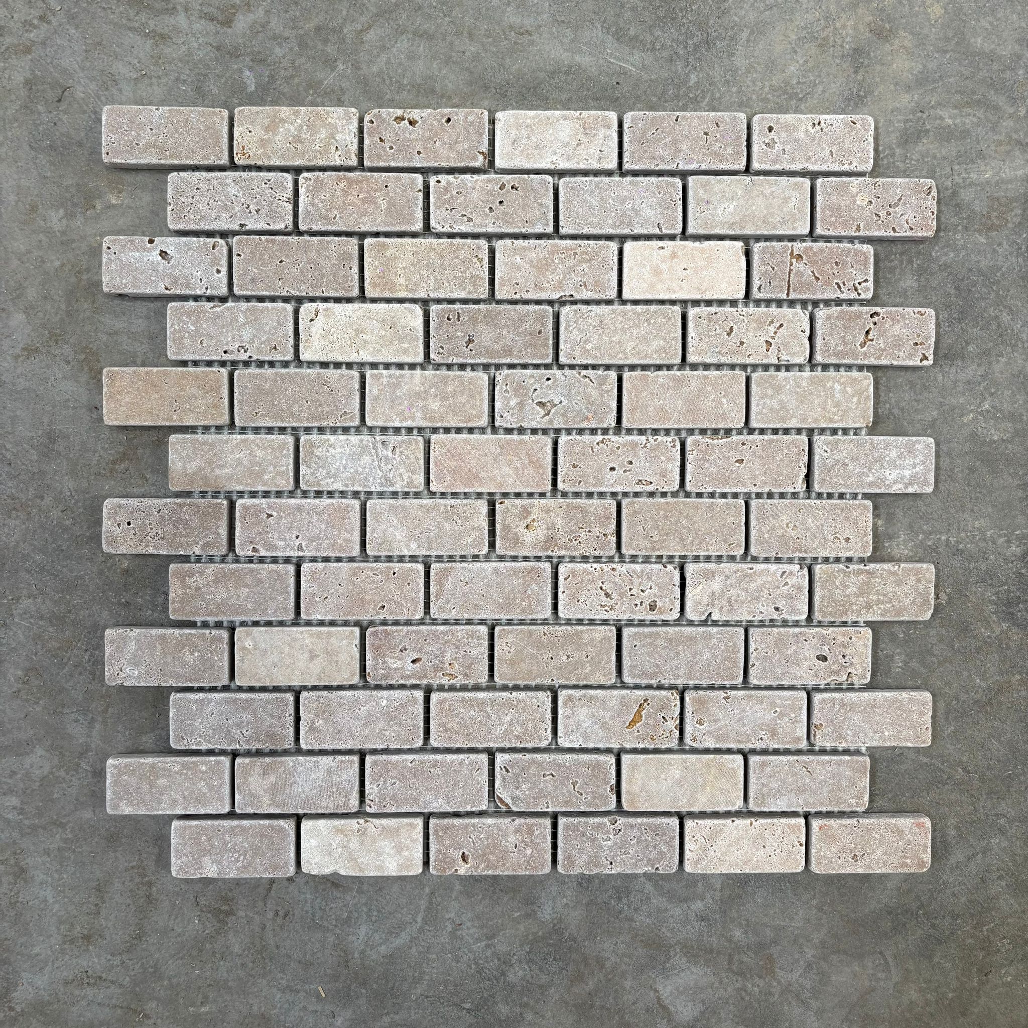 Mini Subway Noche Travetine 1.5m²